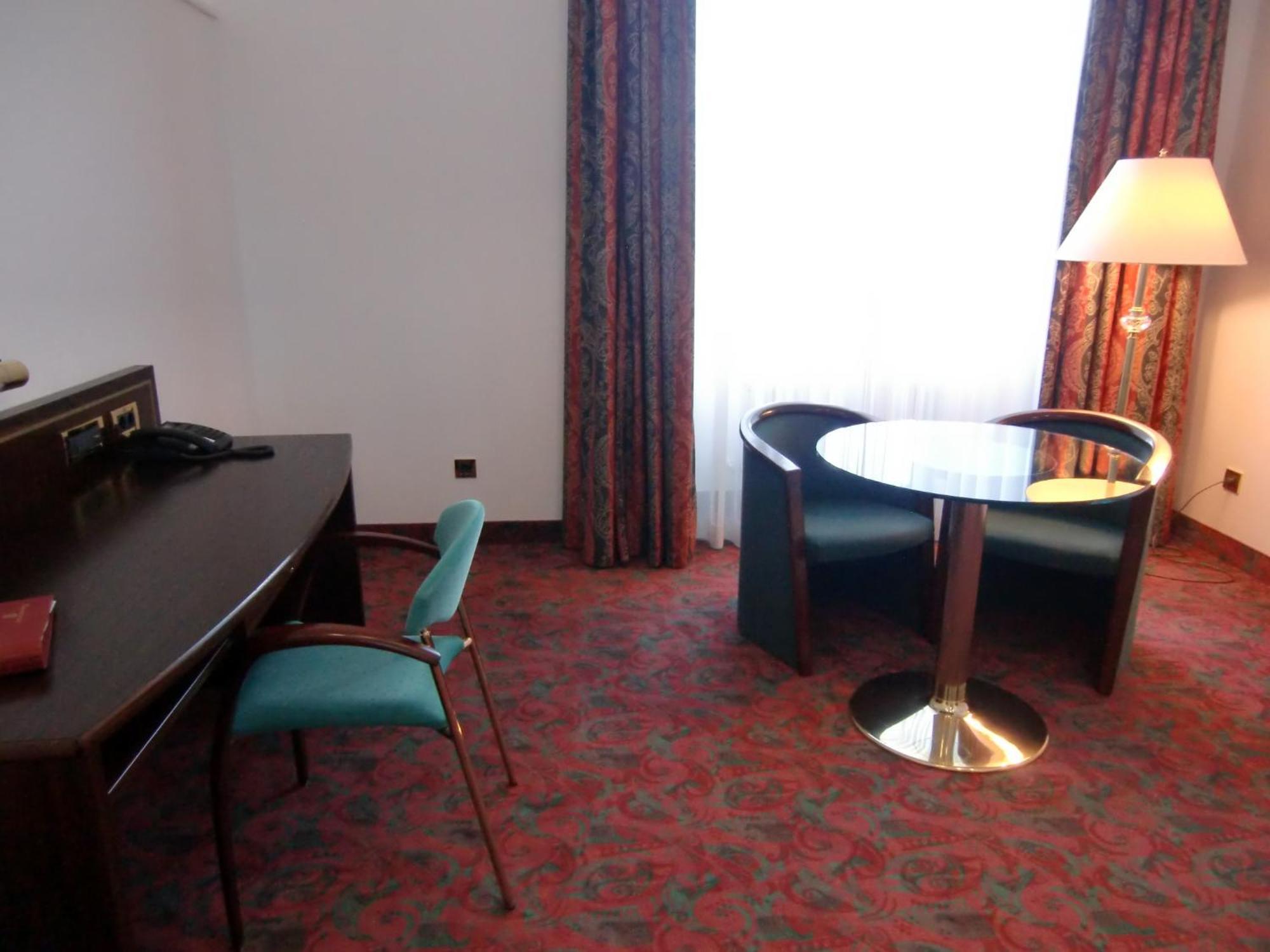 Hotel Schloss Schwarzenfeld מראה חיצוני תמונה