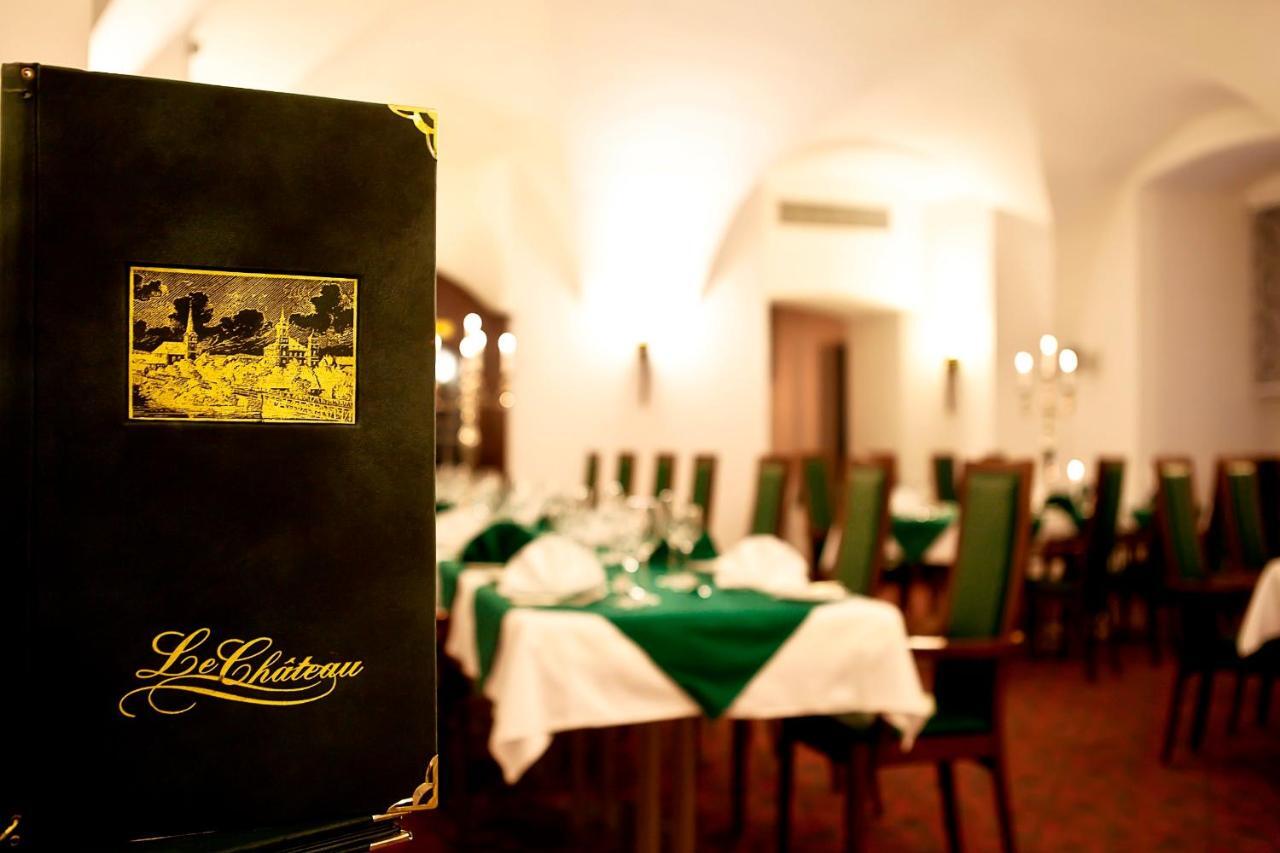 Hotel Schloss Schwarzenfeld מראה חיצוני תמונה